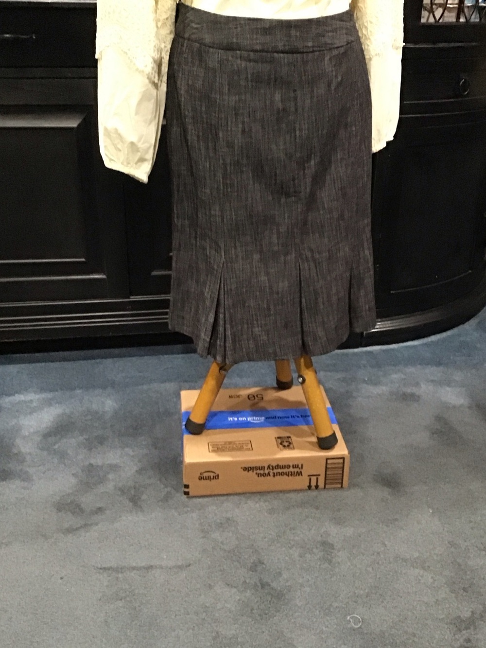 Pleated Hem Pencil Skirt in Charcoal Gray - Women